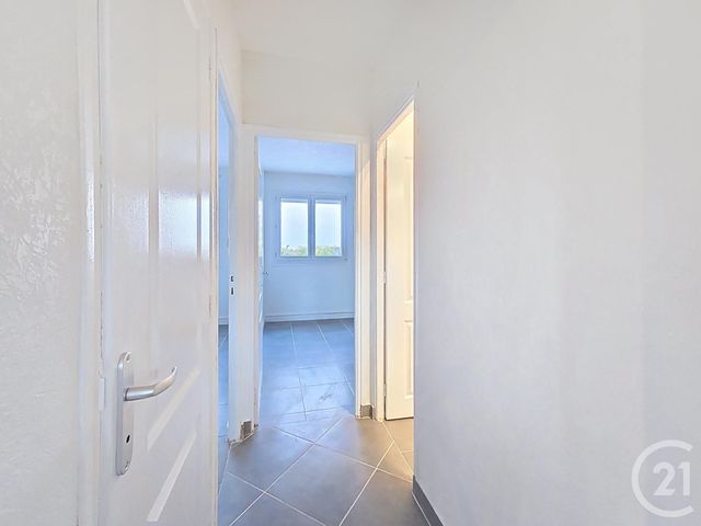 Appartement F4 à louer - 4 pièces - 63.09 m2 - LA CHAPELLE ST LUC - 10 - CHAMPAGNE-ARDENNE - Century 21 Lairé Immobilier