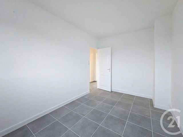 Appartement F4 à louer - 4 pièces - 63.09 m2 - LA CHAPELLE ST LUC - 10 - CHAMPAGNE-ARDENNE - Century 21 Lairé Immobilier