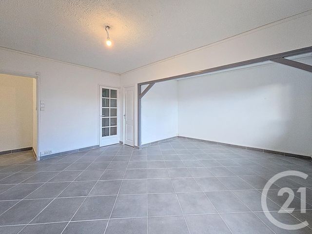 Appartement F4 à louer - 4 pièces - 63.09 m2 - LA CHAPELLE ST LUC - 10 - CHAMPAGNE-ARDENNE - Century 21 Lairé Immobilier