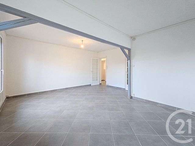 Appartement F4 à louer - 4 pièces - 63.09 m2 - LA CHAPELLE ST LUC - 10 - CHAMPAGNE-ARDENNE - Century 21 Lairé Immobilier