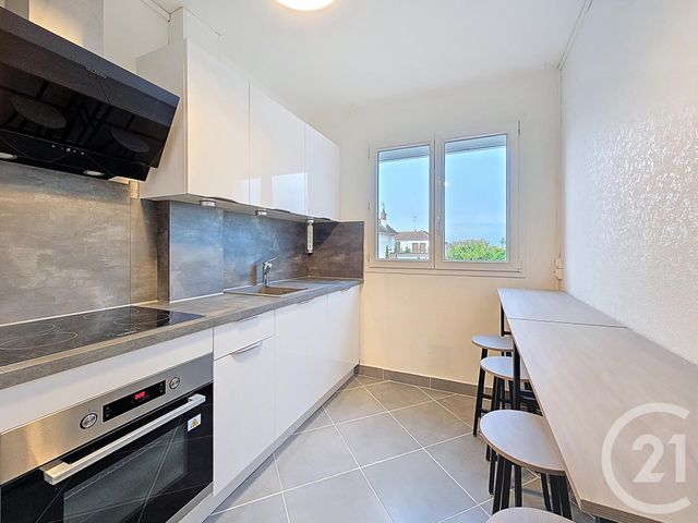 Appartement F4 à louer - 4 pièces - 63.09 m2 - LA CHAPELLE ST LUC - 10 - CHAMPAGNE-ARDENNE - Century 21 Lairé Immobilier