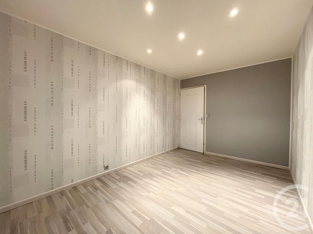 Appartement F3 à louer - 3 pièces - 65.0 m2 - LA CHAPELLE ST LUC - 10 - CHAMPAGNE-ARDENNE - Century 21 Lairé Immobilier