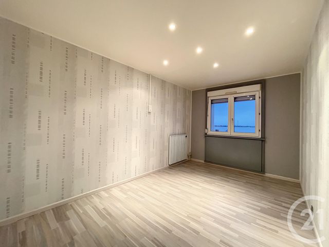 Appartement F3 à louer - 3 pièces - 65.0 m2 - LA CHAPELLE ST LUC - 10 - CHAMPAGNE-ARDENNE - Century 21 Lairé Immobilier