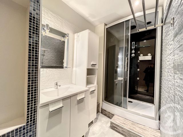 Appartement F3 à louer - 3 pièces - 65.0 m2 - LA CHAPELLE ST LUC - 10 - CHAMPAGNE-ARDENNE - Century 21 Lairé Immobilier