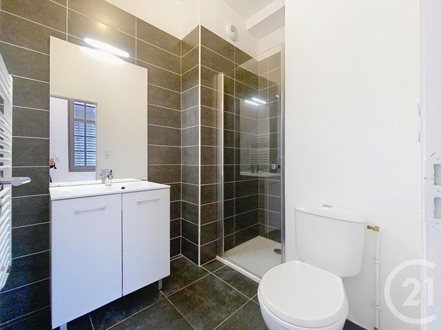 Appartement T2 à louer - 2 pièces - 40.6 m2 - TROYES - 10 - CHAMPAGNE-ARDENNE - Century 21 Lairé Immobilier