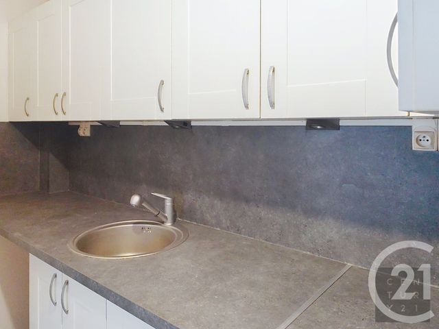 Appartement T1 à vendre - 1 pièce - 26.88 m2 - ST JULIEN LES VILLAS - 10 - CHAMPAGNE-ARDENNE - Century 21 Lairé Immobilier