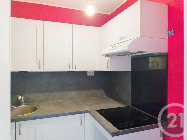 Appartement T1 à vendre - 1 pièce - 26.88 m2 - ST JULIEN LES VILLAS - 10 - CHAMPAGNE-ARDENNE - Century 21 Lairé Immobilier