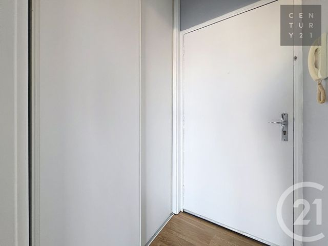 Appartement T1 à vendre - 1 pièce - 26.88 m2 - ST JULIEN LES VILLAS - 10 - CHAMPAGNE-ARDENNE - Century 21 Lairé Immobilier