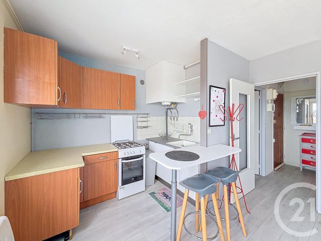 Appartement F1 à louer - 1 pièce - 27.84 m2 - TROYES - 10 - CHAMPAGNE-ARDENNE - Century 21 Lairé Immobilier