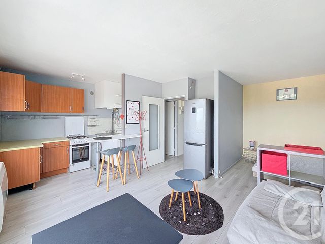 Appartement F1 à louer - 1 pièce - 27.84 m2 - TROYES - 10 - CHAMPAGNE-ARDENNE - Century 21 Lairé Immobilier