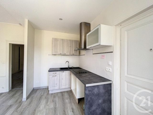 Appartement F2 à louer - 2 pièces - 45.0 m2 - STE SAVINE - 10 - CHAMPAGNE-ARDENNE - Century 21 Lairé Immobilier