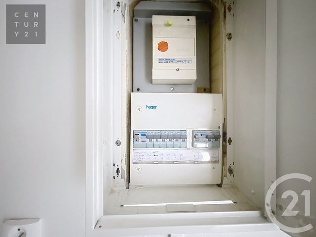 Appartement F1 à vendre - 1 pièce - 27.0 m2 - ST JULIEN LES VILLAS - 10 - CHAMPAGNE-ARDENNE - Century 21 Lairé Immobilier