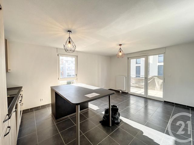 Appartement F3 à louer - 3 pièces - 54.7 m2 - TROYES - 10 - CHAMPAGNE-ARDENNE - Century 21 Lairé Immobilier