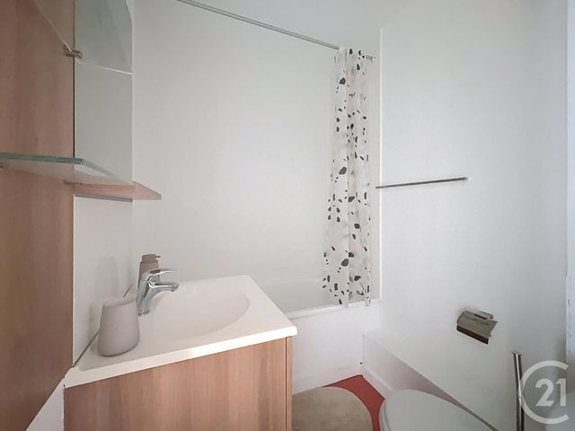 Appartement F1 à louer - 1 pièce - 26.2 m2 - TROYES - 10 - CHAMPAGNE-ARDENNE - Century 21 Lairé Immobilier