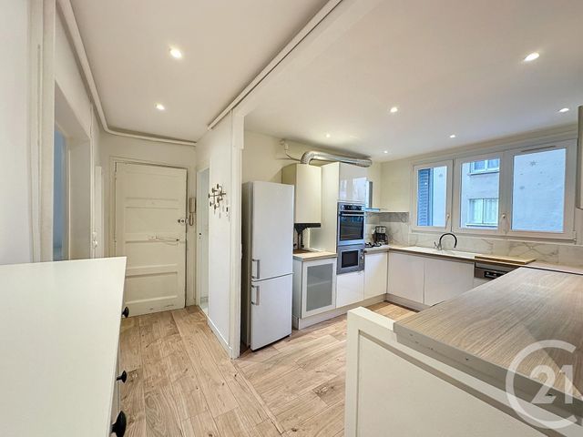 Appartement F3 à louer - 3 pièces - 63.0 m2 - TROYES - 10 - CHAMPAGNE-ARDENNE - Century 21 Lairé Immobilier