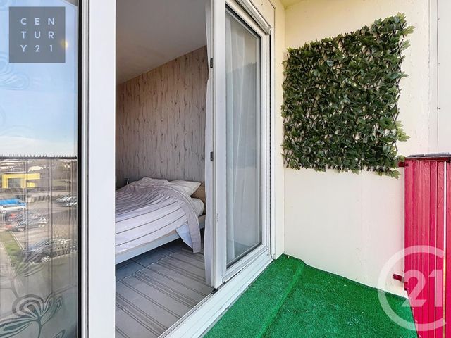 Appartement à vendre - 4 pièces - 80.01 m2 - LA CHAPELLE ST LUC - 10 - CHAMPAGNE-ARDENNE - Century 21 Lairé Immobilier