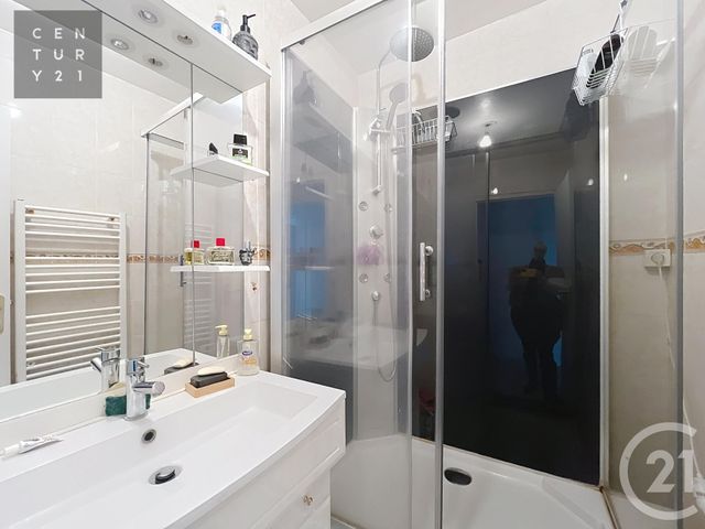 Appartement à vendre - 4 pièces - 80.01 m2 - LA CHAPELLE ST LUC - 10 - CHAMPAGNE-ARDENNE - Century 21 Lairé Immobilier