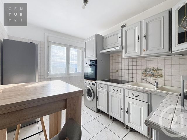 Appartement à vendre - 4 pièces - 80.01 m2 - LA CHAPELLE ST LUC - 10 - CHAMPAGNE-ARDENNE - Century 21 Lairé Immobilier