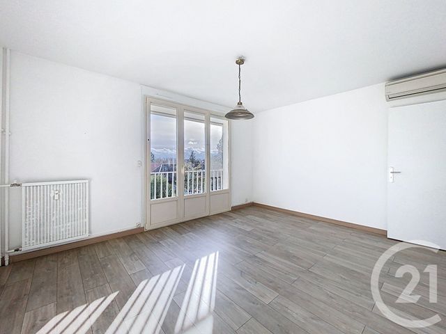 Appartement T2 à louer - 2 pièces - 46.51 m2 - STE SAVINE - 10 - CHAMPAGNE-ARDENNE - Century 21 Lairé Immobilier