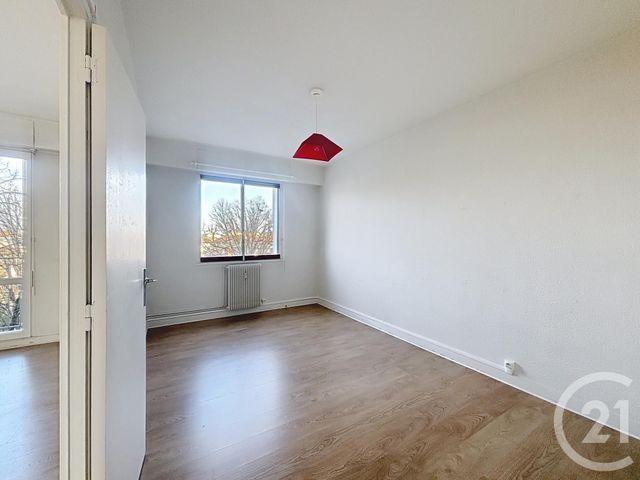 Appartement F3 à louer - 3 pièces - 77.0 m2 - TROYES - 10 - CHAMPAGNE-ARDENNE - Century 21 Lairé Immobilier