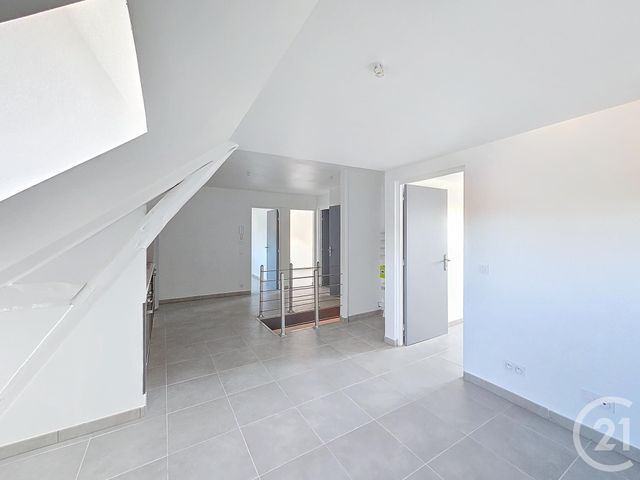 Appartement F4 à louer - 4 pièces - 51.9 m2 - STE SAVINE - 10 - CHAMPAGNE-ARDENNE - Century 21 Lairé Immobilier