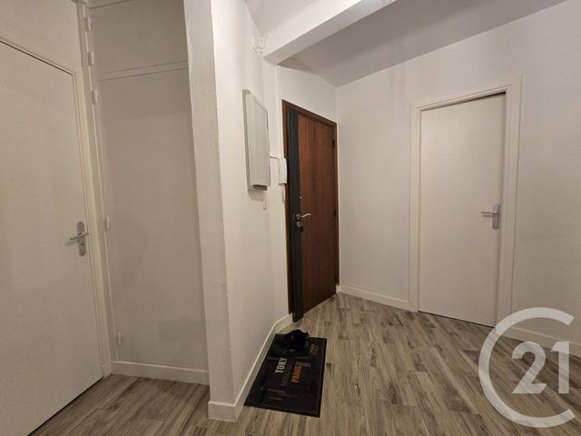 Appartement T2 à louer - 2 pièces - 55.0 m2 - TROYES - 10 - CHAMPAGNE-ARDENNE - Century 21 Lairé Immobilier