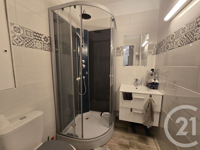 Appartement T2 à louer - 2 pièces - 55.0 m2 - TROYES - 10 - CHAMPAGNE-ARDENNE - Century 21 Lairé Immobilier