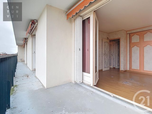 Appartement à vendre - 5 pièces - 97.0 m2 - ST ANDRE LES VERGERS - 10 - CHAMPAGNE-ARDENNE - Century 21 Lairé Immobilier