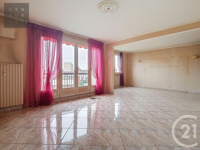 Appartement à vendre - 5 pièces - 97.0 m2 - ST ANDRE LES VERGERS - 10 - CHAMPAGNE-ARDENNE - Century 21 Lairé Immobilier