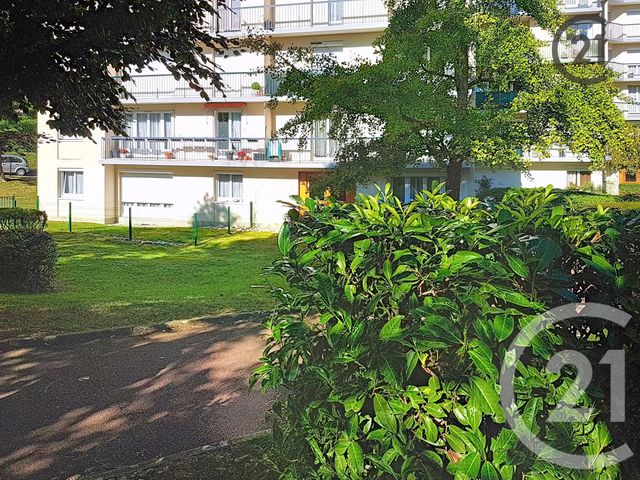 Appartement à vendre - 5 pièces - 97.0 m2 - ST ANDRE LES VERGERS - 10 - CHAMPAGNE-ARDENNE - Century 21 Lairé Immobilier