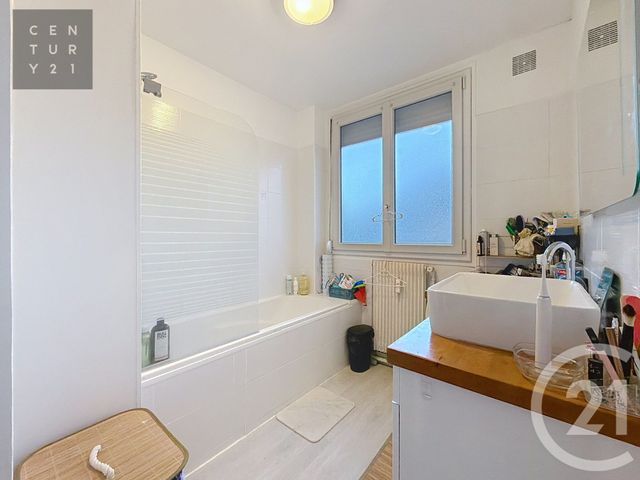 Appartement à vendre - 3 pièces - 69.64 m2 - TROYES - 10 - CHAMPAGNE-ARDENNE - Century 21 Lairé Immobilier