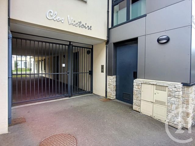 Appartement F1 à louer - 1 pièce - 31.0 m2 - STE SAVINE - 10 - CHAMPAGNE-ARDENNE - Century 21 Lairé Immobilier