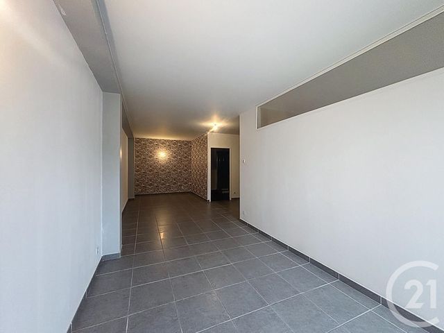 Appartement F2 à louer - 2 pièces - 50.0 m2 - TROYES - 10 - CHAMPAGNE-ARDENNE - Century 21 Lairé Immobilier