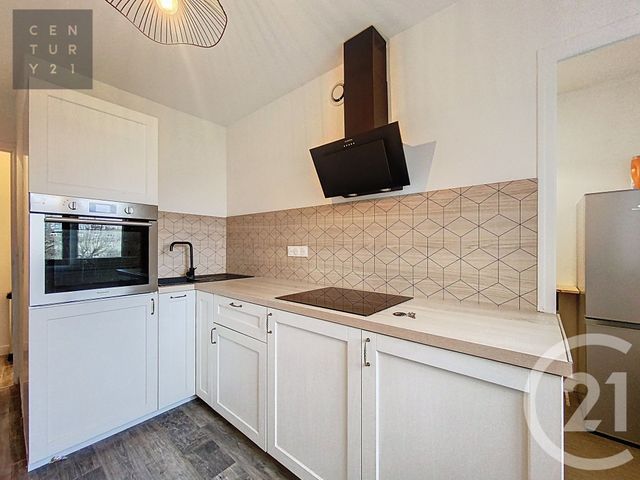 Appartement T2 à louer - 2 pièces - 53.68 m2 - LA CHAPELLE ST LUC - 10 - CHAMPAGNE-ARDENNE - Century 21 Lairé Immobilier