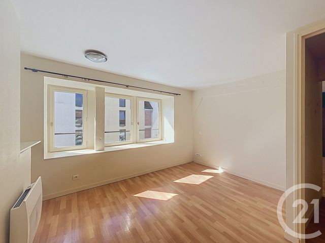 Appartement à louer - 2 pièces - 54.0 m2 - TROYES - 10 - CHAMPAGNE-ARDENNE - Century 21 Lairé Immobilier
