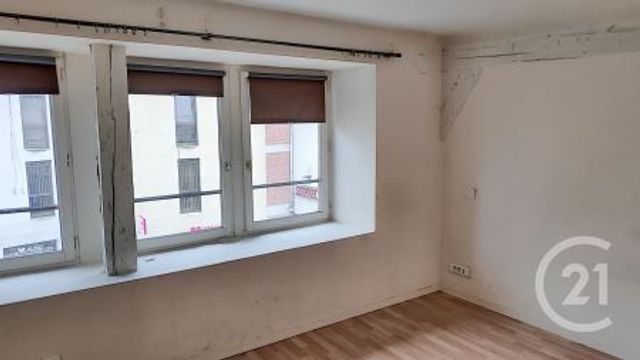 Appartement à louer - 2 pièces - 54.0 m2 - TROYES - 10 - CHAMPAGNE-ARDENNE - Century 21 Lairé Immobilier