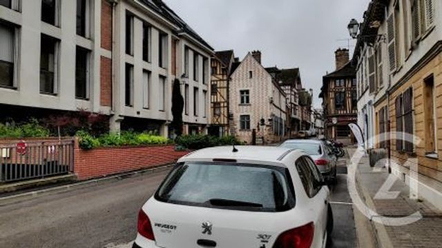 Appartement à louer - 2 pièces - 54.0 m2 - TROYES - 10 - CHAMPAGNE-ARDENNE - Century 21 Lairé Immobilier