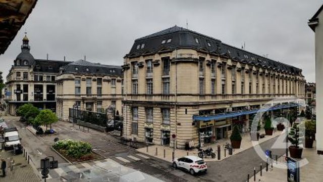 Appartement à louer - 2 pièces - 54.0 m2 - TROYES - 10 - CHAMPAGNE-ARDENNE - Century 21 Lairé Immobilier