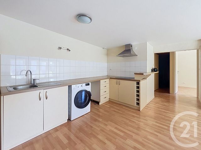 Appartement à louer - 2 pièces - 54.0 m2 - TROYES - 10 - CHAMPAGNE-ARDENNE - Century 21 Lairé Immobilier