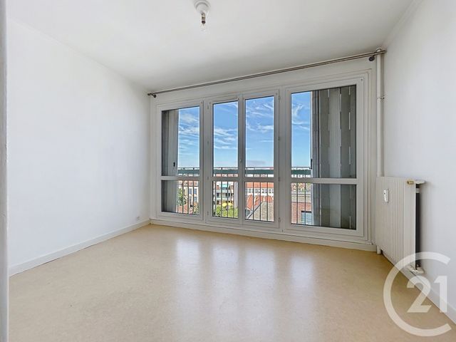 Appartement F3 à louer - 3 pièces - 65.0 m2 - TROYES - 10 - CHAMPAGNE-ARDENNE - Century 21 Lairé Immobilier