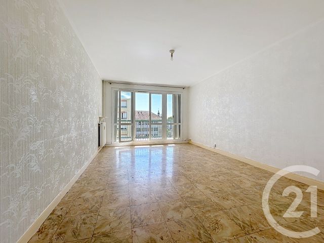 Appartement F3 à louer - 3 pièces - 65.0 m2 - TROYES - 10 - CHAMPAGNE-ARDENNE - Century 21 Lairé Immobilier