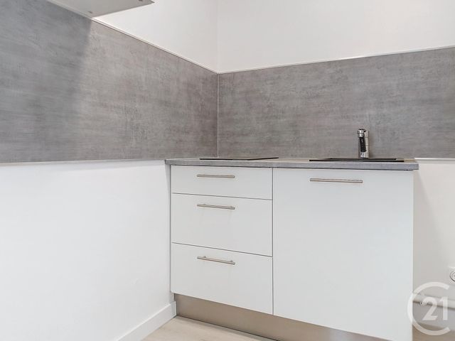 Appartement F1 à louer - 1 pièce - 26.5 m2 - ST JULIEN LES VILLAS - 10 - CHAMPAGNE-ARDENNE - Century 21 Lairé Immobilier