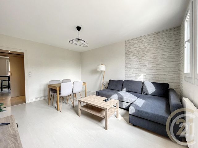 Appartement F3 à louer - 3 pièces - 63.0 m2 - ST ANDRE LES VERGERS - 10 - CHAMPAGNE-ARDENNE - Century 21 Lairé Immobilier