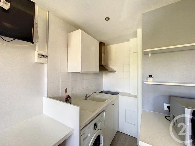 Appartement F1 à louer - 1 pièce - 17.0 m2 - STE SAVINE - 10 - CHAMPAGNE-ARDENNE - Century 21 Lairé Immobilier