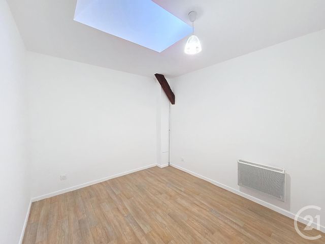 Appartement F4 à louer - 4 pièces - 84.6 m2 - TROYES - 10 - CHAMPAGNE-ARDENNE - Century 21 Lairé Immobilier