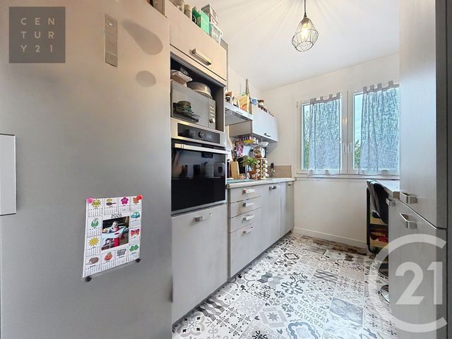 Appartement à vendre - 3 pièces - 64.0 m2 - STE SAVINE - 10 - CHAMPAGNE-ARDENNE - Century 21 Lairé Immobilier