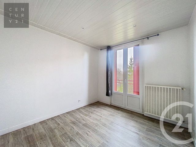 Appartement F3 à louer - 3 pièces - 55.0 m2 - LA CHAPELLE ST LUC - 10 - CHAMPAGNE-ARDENNE - Century 21 Lairé Immobilier