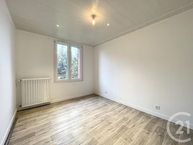 Appartement F3 à louer - 3 pièces - 55.0 m2 - LA CHAPELLE ST LUC - 10 - CHAMPAGNE-ARDENNE - Century 21 Lairé Immobilier