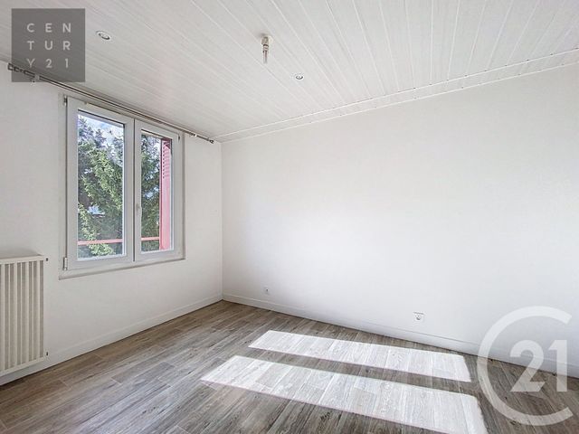 Appartement F3 à louer - 3 pièces - 55.0 m2 - LA CHAPELLE ST LUC - 10 - CHAMPAGNE-ARDENNE - Century 21 Lairé Immobilier