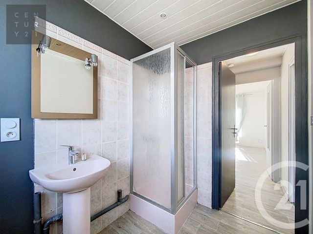 Appartement F3 à louer - 3 pièces - 55.0 m2 - LA CHAPELLE ST LUC - 10 - CHAMPAGNE-ARDENNE - Century 21 Lairé Immobilier